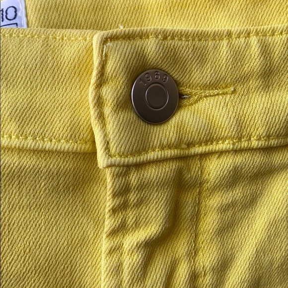 ✨BRAND NEW✨ GAP 1969 NEON YELLOW LOW RISE DENIM SHORTS FOR SUMMER - Picture 8 of 10
